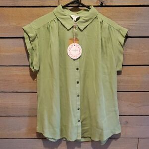 New Umgee Light Green Button-Down Shirt